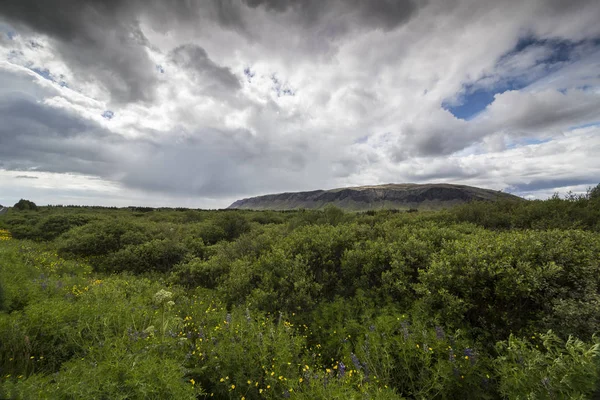 Obraz Przedstawia Chmury Krajobrazowe Deszczowe — Zdjęcie stockowe