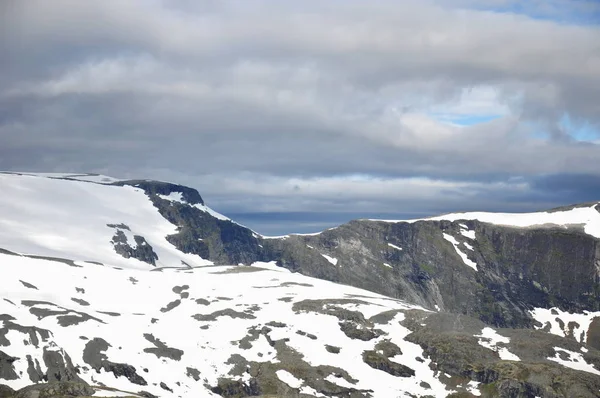 Montanhas Redor Rodovia Geirangerfjord — Fotografia de Stock