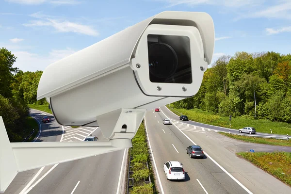 Surveiller Une Autoroute Avec Une Caméra Vidéo — Photo