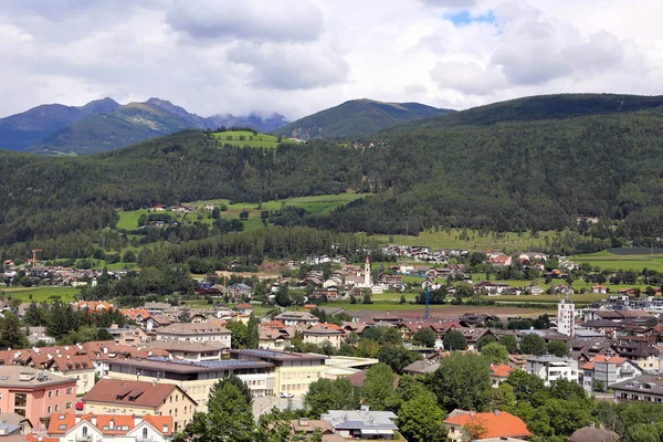 Titta Brunico Södra Tyrolen — Stockfoto