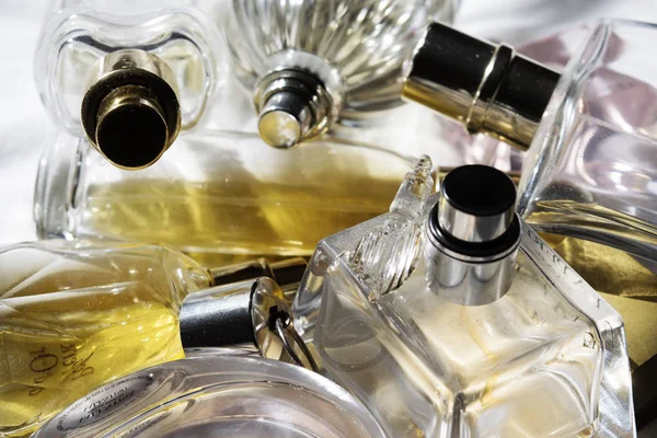 Varázsillatok Érzékiség Fogalma Néhány Üveg Parfüm Részleteivel — Stock Fotó