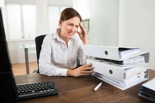 Stressed Young Businesswoman Looking Stack Folders Office — Stock Photo, Image