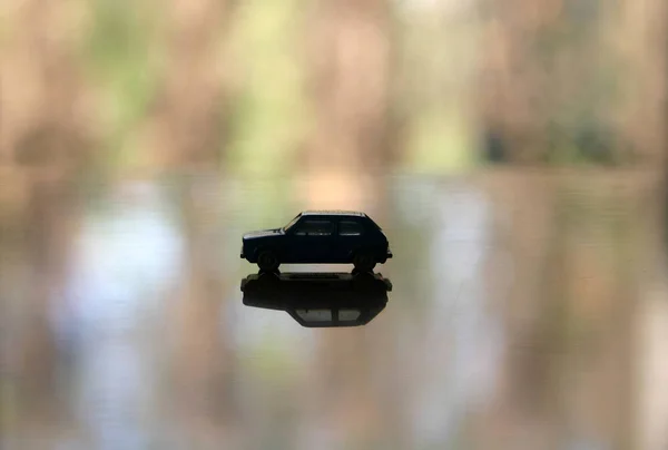Маленька Модель Автомобіля Столі — стокове фото