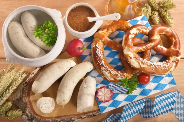 White Sausage Breakfast Sausages Pretzels White Beer Sweet Mustard Wooden — Stok fotoğraf