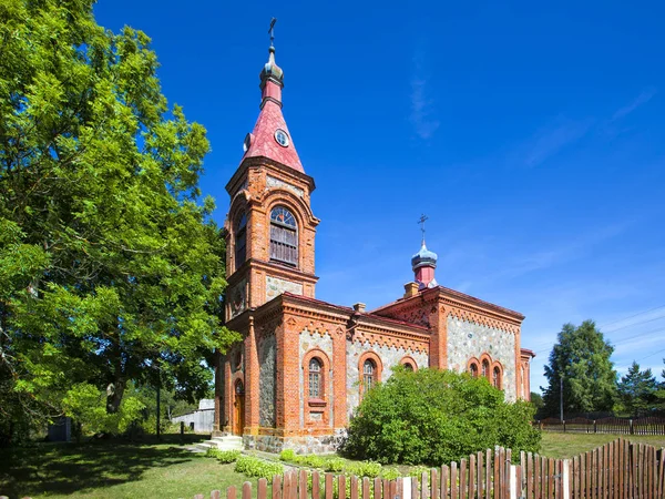 Une Église Orthodoxe Kolka Sur Mer Baltique Lettone Avec Ciel — Photo