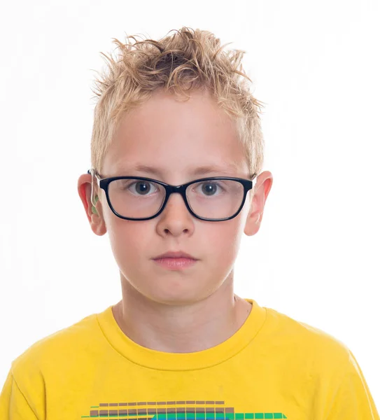 Niño Rubio Con Ayuda Auditiva Gafas — Foto de Stock
