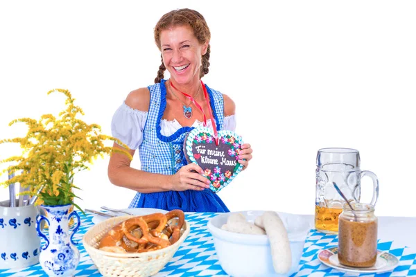 Vrouw Dirndl Met Peperkoek Hart — Stockfoto