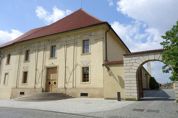 Malowniczy Widok Majestatycznej Średniowiecznej Architektury Zamku — Zdjęcie stockowe