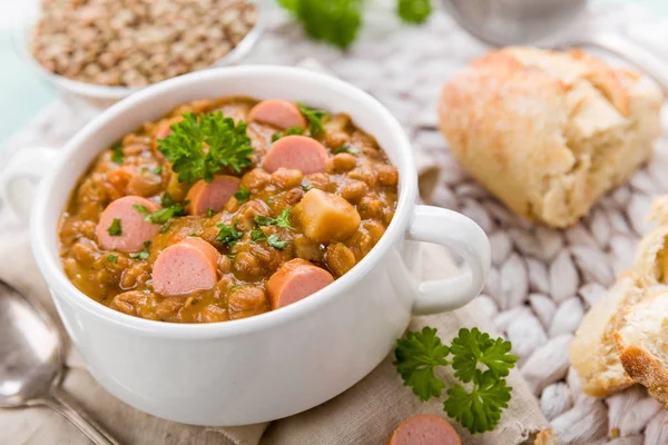 Ensopado Lentilha Fresca Com Salsicha Salsa — Fotografia de Stock