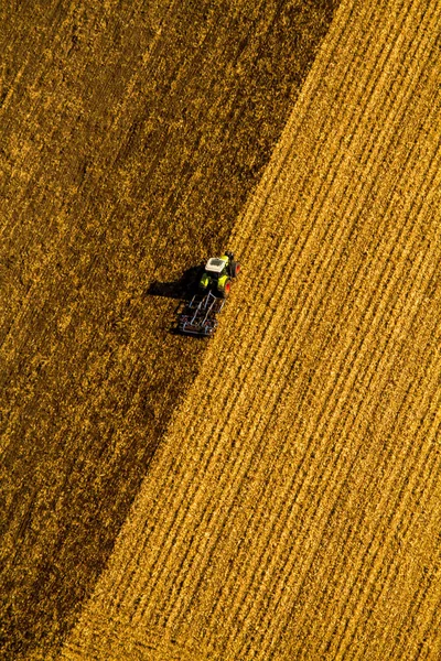 Trattore Campo Agricoltura Trattore Aratri Campo — Foto Stock