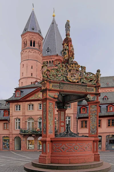 Marknad Fontän Framför Mainz Katedralen — Stockfoto