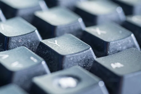 バックライトの黒いキーボードのYボタン — ストック写真