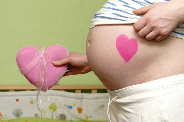 Pregnant Female Holding Heart Shape Hand Her Mothers Day — Stock Photo, Image