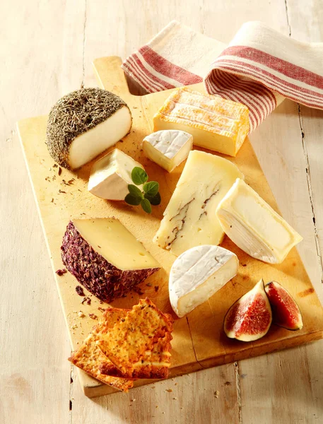 Gourmet Cheese Platter Delicious Assortment Speciality Regional Cheeses Displayed Buffet — Stock Photo, Image