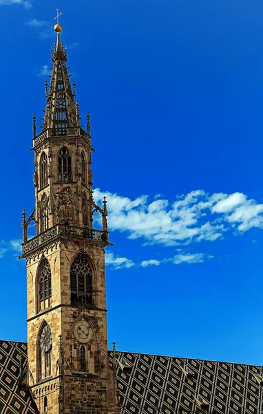Torre Della Chiesa Dom Maria Himmelfahrt Bolzano — Foto Stock