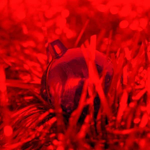 Χριστούγεννα Στολίδι Και Πούλιες Μονοχρωματικό Κόκκινο Τόνο Χρήσιμη Ένα Αφηρημένο — Φωτογραφία Αρχείου