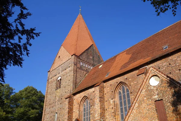 Dorfkirche Kirchdorf Poel — Stockfoto