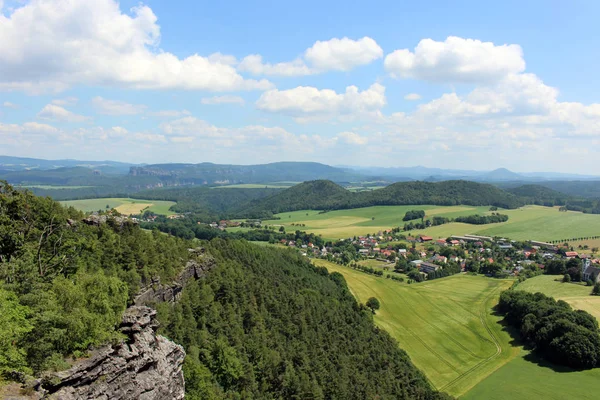 Paesaggio Con Alberi Montagne Saxon Svizzera Malerweg — Foto Stock