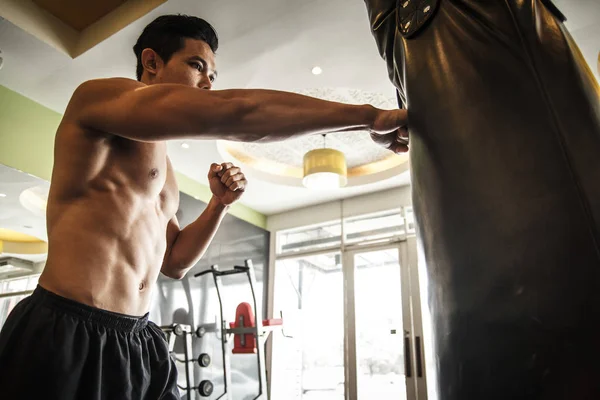 Människan Utför Övning Boxning — Stockfoto