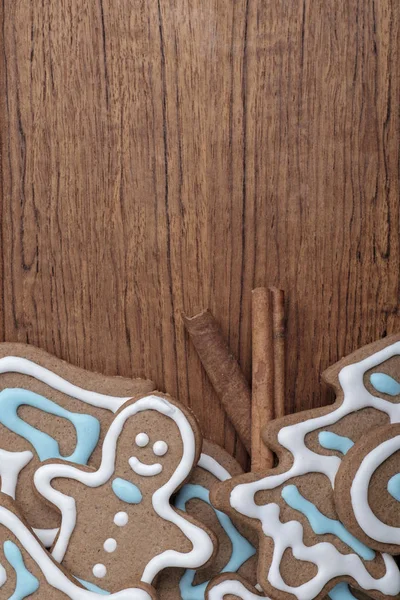 Διακοσμημένα Μπισκότα Μελόψωμου Ραβδιά Κανέλας — Φωτογραφία Αρχείου