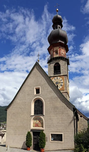 Kościół Deszczowy Schlossberg Brunico Południowym Tyrolu — Zdjęcie stockowe