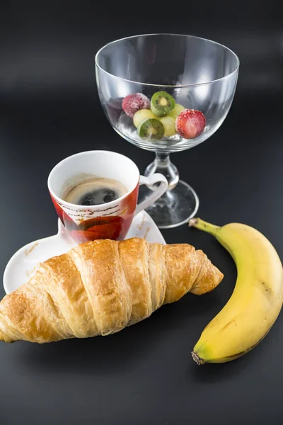 Вкусный Круассан Завтрак — стоковое фото