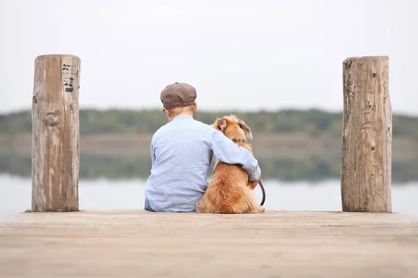 Menino Com Seu Cachorro — Fotografia de Stock