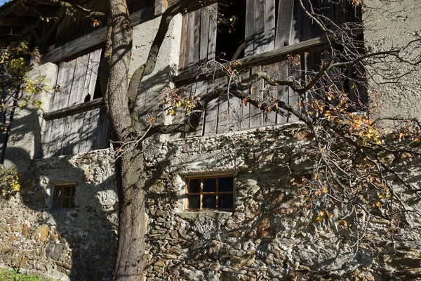 Histórica Granja Osttirol Tristach —  Fotos de Stock