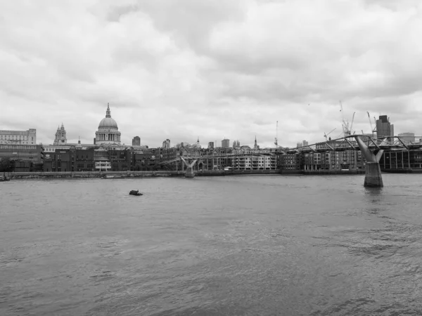 Мбаппе Вид Реку Тэймс Лондоне Великобритания Черно Белом Цвете — стоковое фото