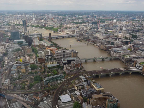 イギリスのロンドンでテムズ川の航空写真 — ストック写真