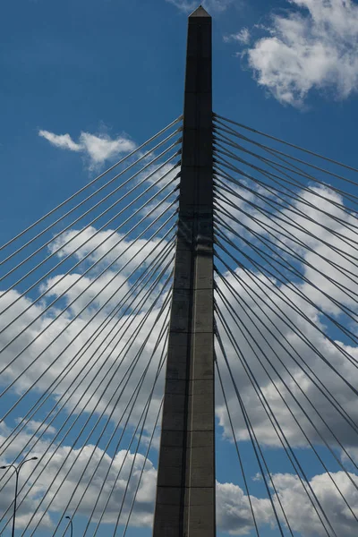 Boston Daki Leonard Zakim Bunker Hill Anıt Köprüsü — Stok fotoğraf