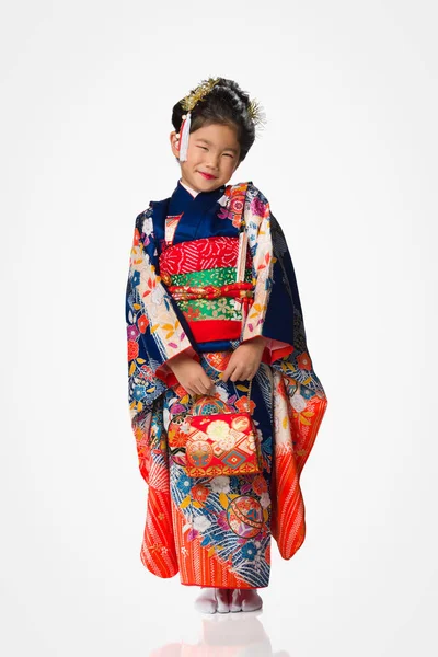 Una Linda Joven Japonesa Con Kimono Sobre Fondo Blanco — Foto de Stock