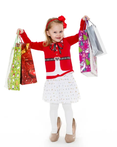 Boldog Csinos Bevásárlószatyros Kisgyerek Fehér Háttéren Áll Éves — Stock Fotó