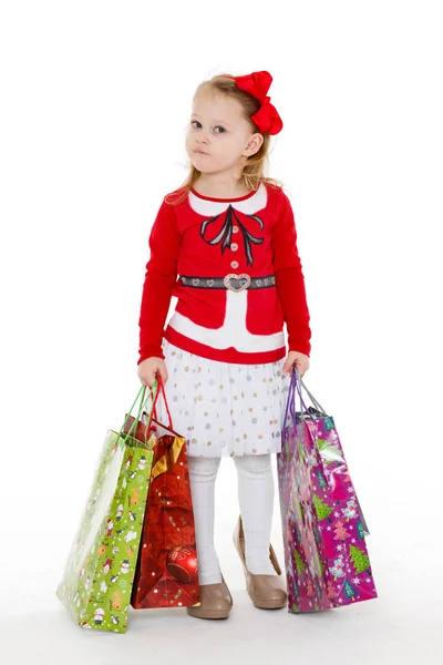 Boldog Csinos Bevásárlószatyros Kisgyerek Fehér Háttéren Áll Éves — Stock Fotó