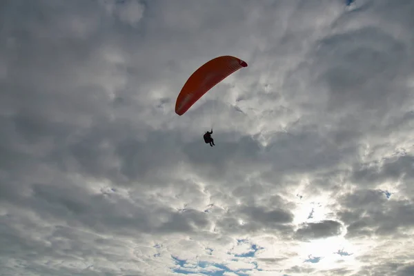 大西洋岸部のパラグライダー — ストック写真