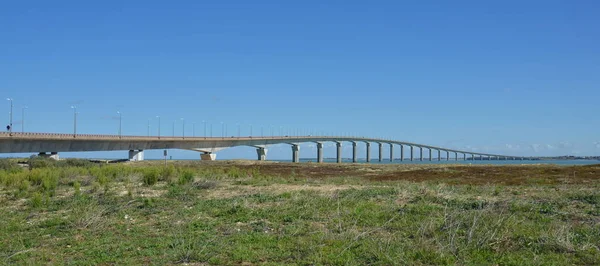 Atlantisk Vatten Reflektion Glitter Bro Väg Pont — Stockfoto