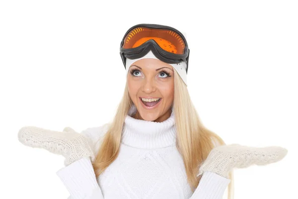 Retrato Mujeres Jóvenes Sorprendidas Vestidas Invierno Gafas Esquí Fondo Blanco —  Fotos de Stock