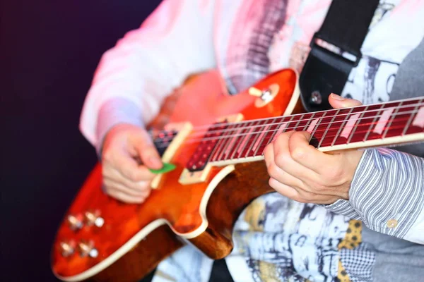 Rockgitarrist Musikinstrument — Stockfoto