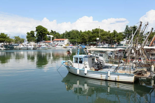 stock image novigrad,istria,croatia,harbor,adriatic,tourism,lighthouse,beacon,harbor city,mediterranean,boat,boats,ship,ships,boats,boat harbor,pier,pier,sailboat,sailboats,sea