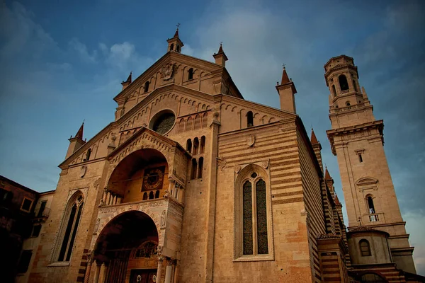 Καθεδρικός Ναός Της Βερόνας Βράδυ — Φωτογραφία Αρχείου