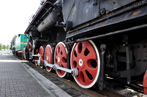 ベラルーシのブレストにある鉄道機器博物館のエンジン — ストック写真