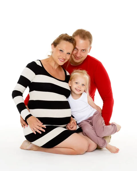 Беременная Женщина Муж Прекрасная Дочь Белом Фоне Счастливая Семья — стоковое фото