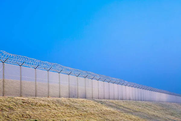 Long Border Fence Morning — Stock Photo, Image