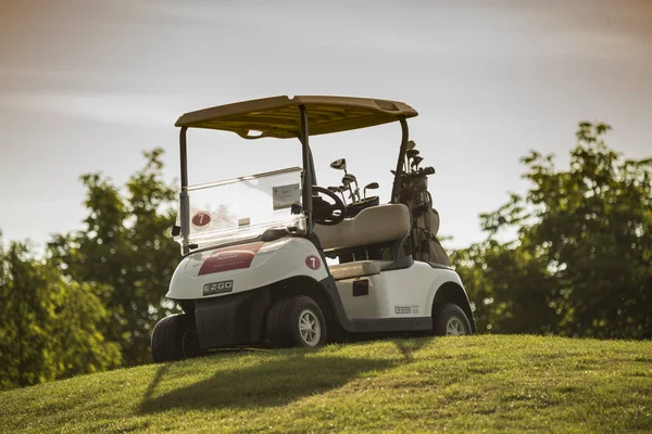 Verde Con Bandera Campo Golf Gut Thailing Steinhring Bavaria Superior — Foto de Stock