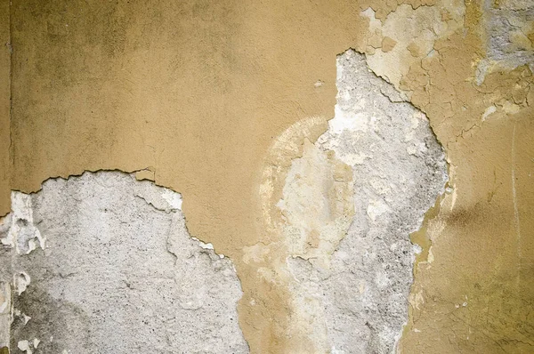 Жовта Оштукатурена Стіна Пошкодженою Штукатуркою — стокове фото