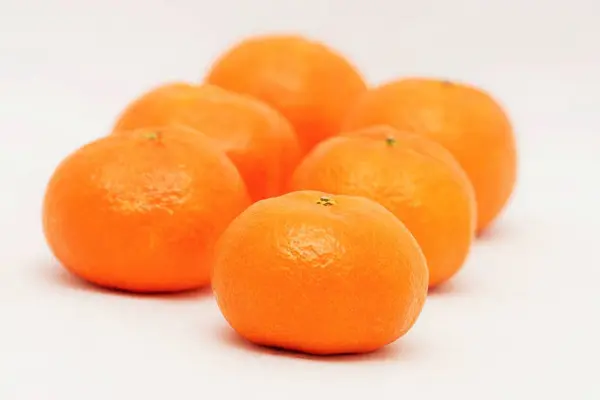 Tangerinas Frescas Sobre Fundo Branco — Fotografia de Stock