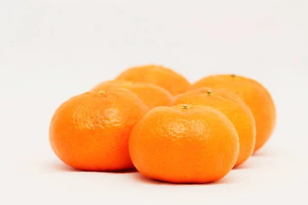 Frische Mandarinen Auf Weißem Hintergrund — Stockfoto