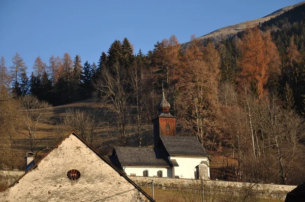 Greifenburg Carintia Casa Iglesia Drautal Montaña Colina Estepa —  Fotos de Stock