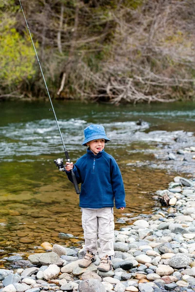 Young Fisherman Trinity River California — Stockfoto