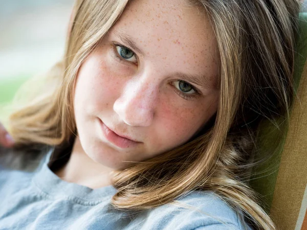Zblízka Portrét Dospívající Dívky — Stock fotografie
